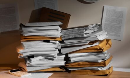 Destrucción de documentos: físicos y digitales según la normativa de protección de datos en España